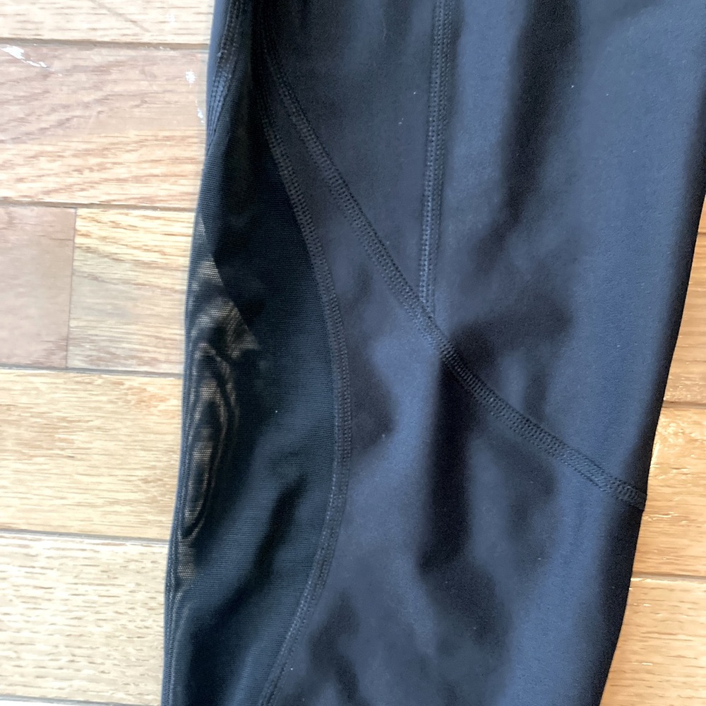 NWOT Old Navy high waisted mesh panel crop leggings - Picture 6 of 13